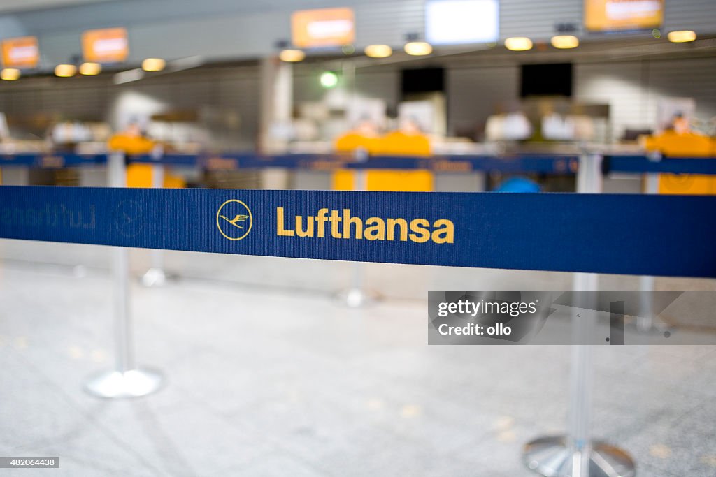 Lufthansa barrier tape in front of check-in counters