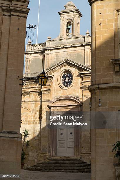church, vittoriosa, malta - sean malyon stockfoto's en -beelden
