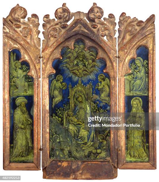 Private collection. Whole artwork view. Triptych with carved wooden frame. Central panel with an enthroned Madonna and Child; at the sides an...