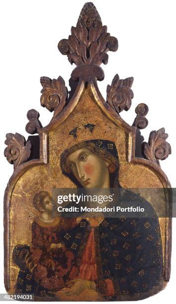 Italy, Veneto, Padua, Civic Museums. Whole artwork view. Board depicting Our Lady holding baby Jesus in her arms. Around them a wooden carved frame.