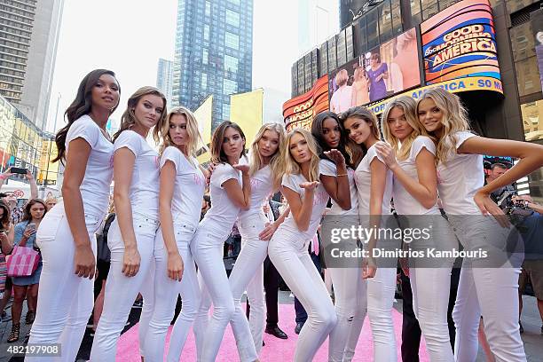 Victoria's Secret Angels Lais Ribeiro, Jac Jagaciak, Sara Sampaio, Stella Maxwell, Elsa Hosk, Romee Strijd, Jasmine Tookes, Taylor Hill, Martha Hunt...