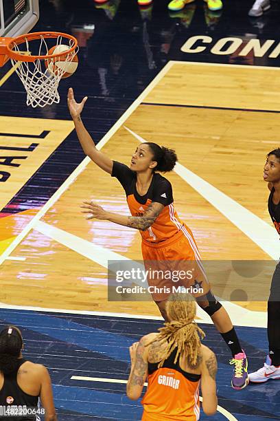 Candice Dupree of the Western Conference All Stars drives to the basket against the Eastern Conference All Stars during the Boost Mobile WNBA...