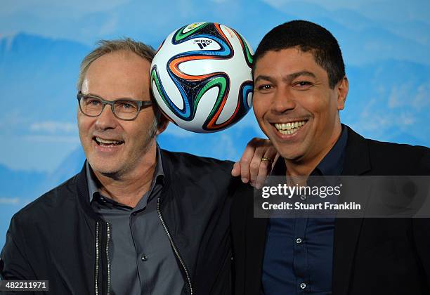 Brazilian football legend and television expert Giovanne Elber is pictured with ARD presenter Reinhold Beckmann during the ARD/ZDF FIFA World Cup...