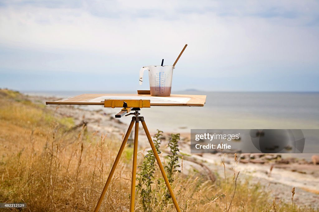 Art chevalet de conférence à la plage