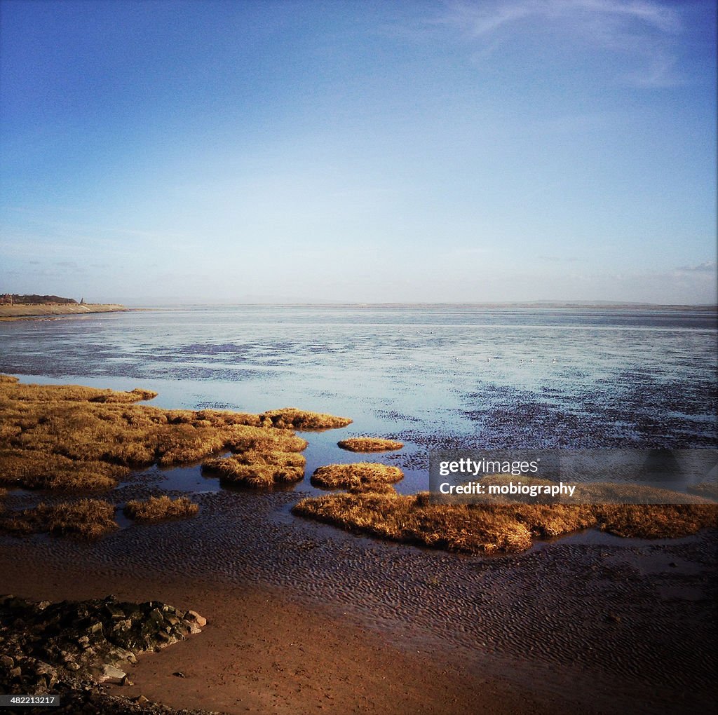 Inglaterra, Lancashire, vista do mar em dia de sol