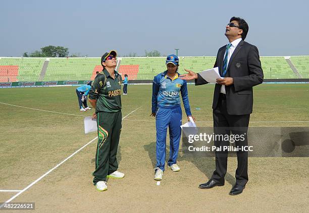 Sana Mir captain of Pakistan , Shashikala Siriwardena captain of Sri Lanka and ICC match referee Javagal Srinath during the toss before the start of...