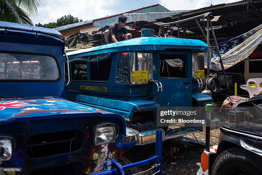 Custom Jeepney Production As President Aquino Boasts Of Resurgent Manufacturing Sector