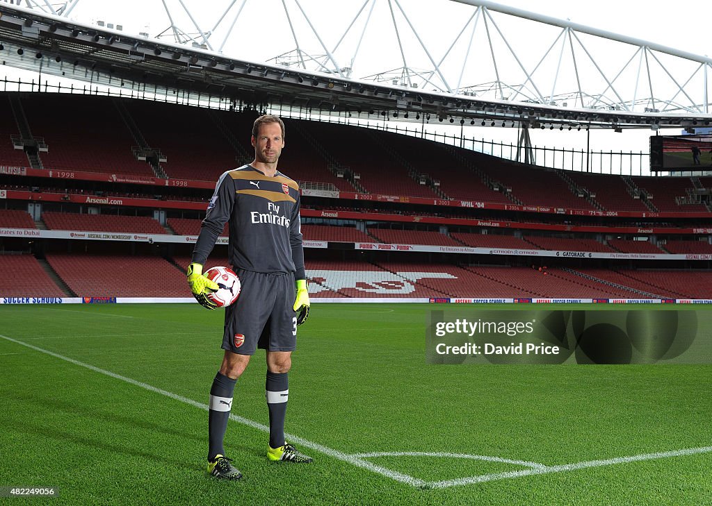 Arsenal First Team Photocall