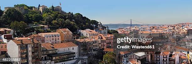 portugal, lisbon, graca, miradouro da igreja da graca, view over the city - mouraria stockfoto's en -beelden