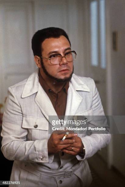 Italian actor and director Carlo Verdone playing the character Furio Zòccano in the film Bianco, rosso e Verdone. 1981