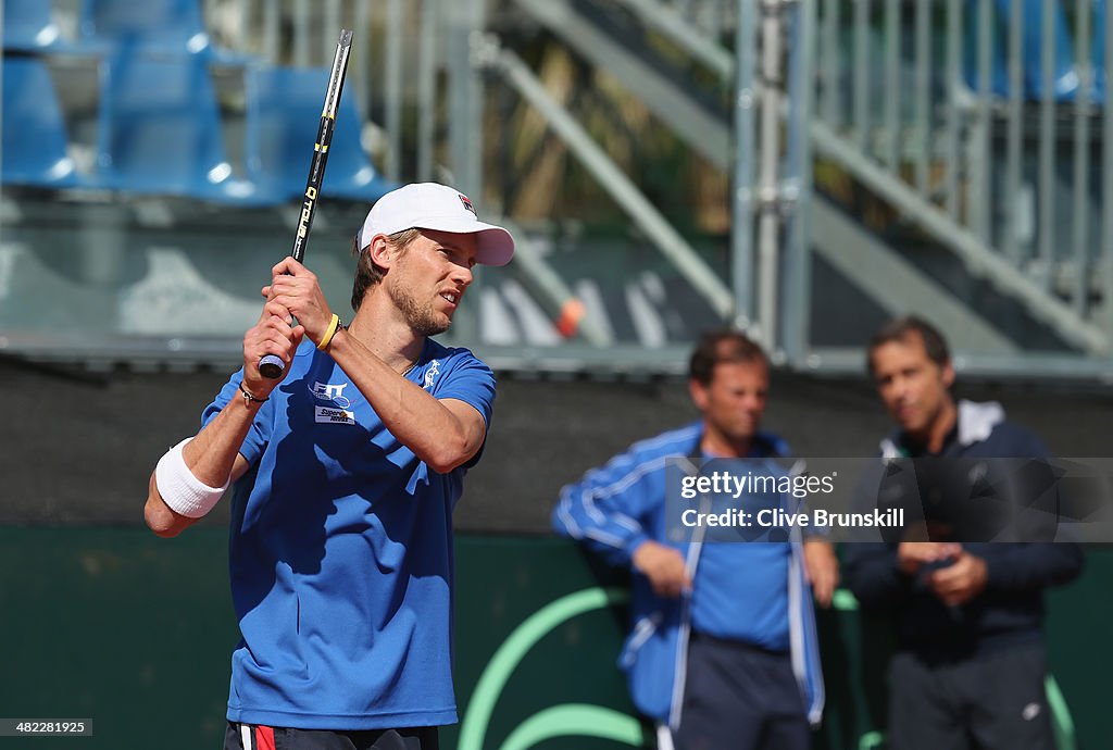 Italy v Great Britain - Davis Cup World Group Quarter-Finals: Previews