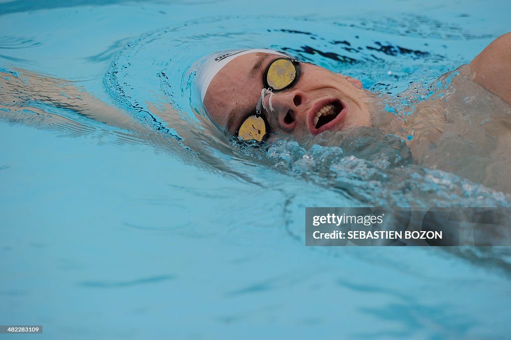 SWIMMING-FRA-AGNEL