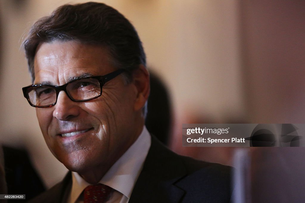 Rick Perry Outlines His Plan For Wall Street Reform In New York