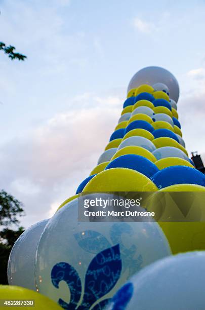 balloons celabrating quebec tag - canadians celebrate national day of independence stock-fotos und bilder