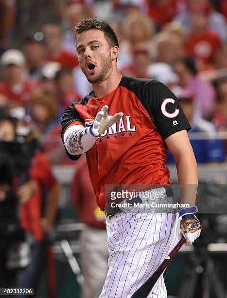 National League All-Star Kris Bryant of the Chicago Cubs bats duriing the Gillette Home Run Derby presented by Head & Shoulders at the Great American...