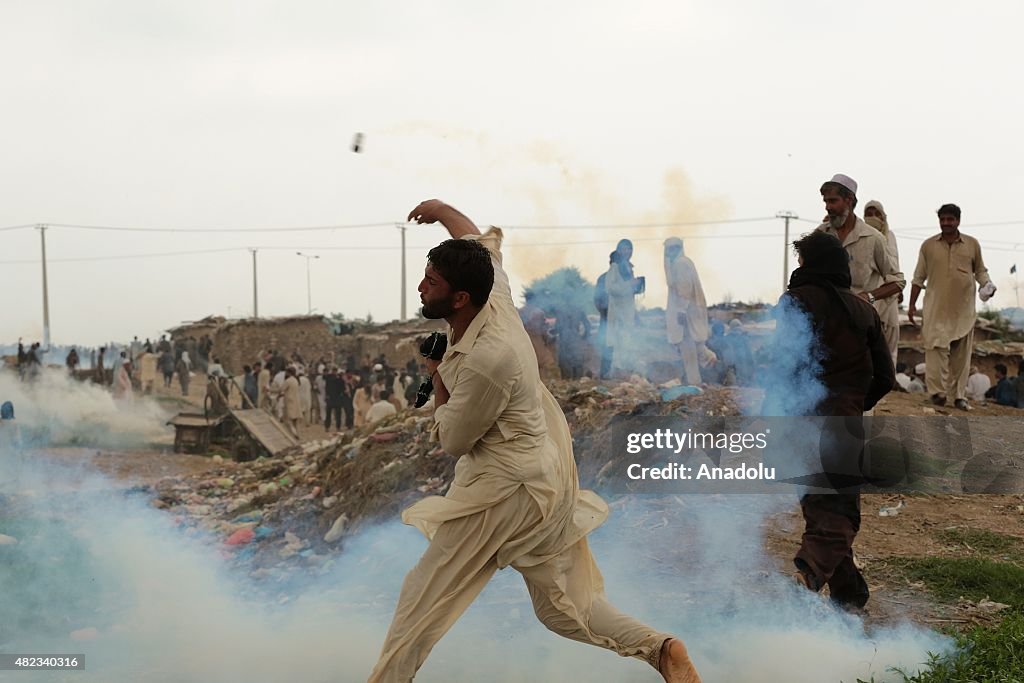 Demolishing of Afghan refugee village in Pakistan