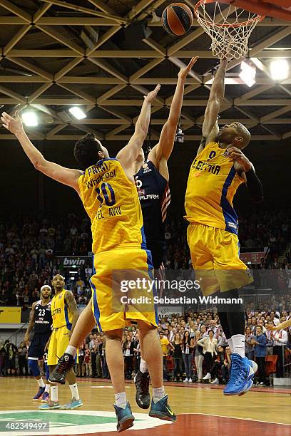 Alex Tyus, #9 of Maccabi Electra Tel Aviv in action during the 2013-2014 Turkish Airlines Euroleague Top 16 Date 13 game between FC Bayern Munich v...