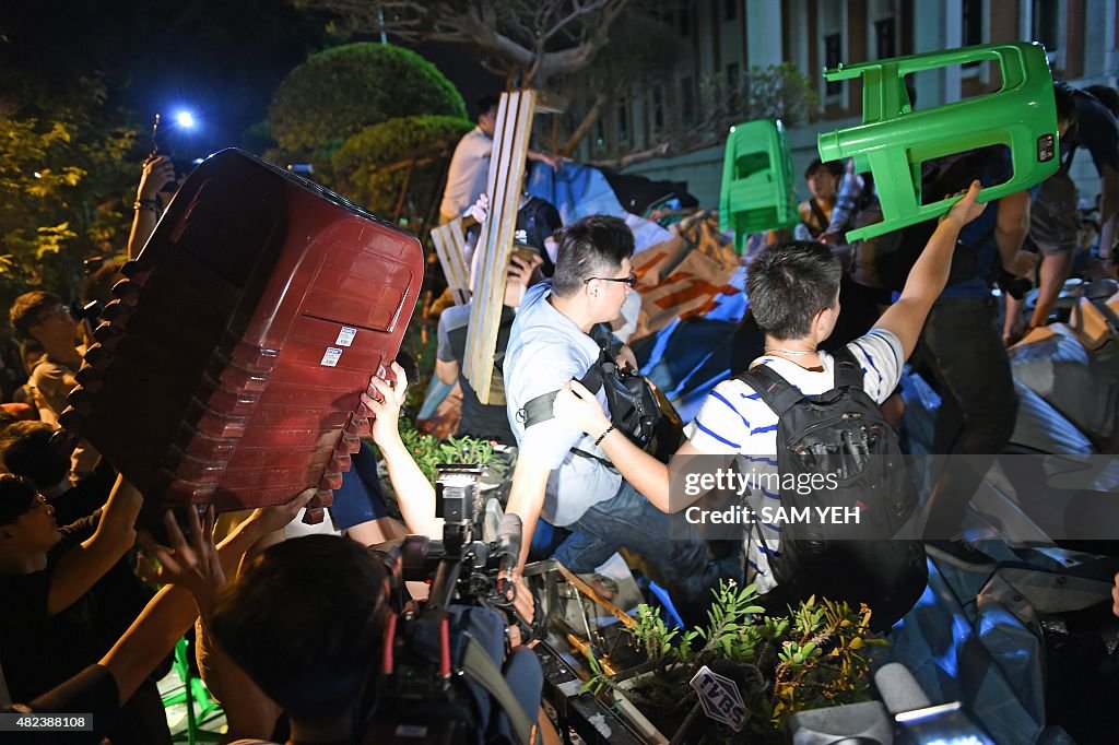 TAIWAN-CHINA-EDUCATION-PROTEST-SUICIDE