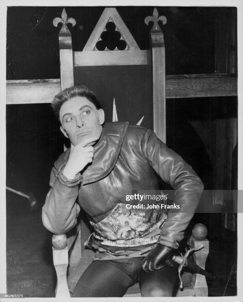 Actor Paul Daneman is costume as 'Richard III', during a dress... News