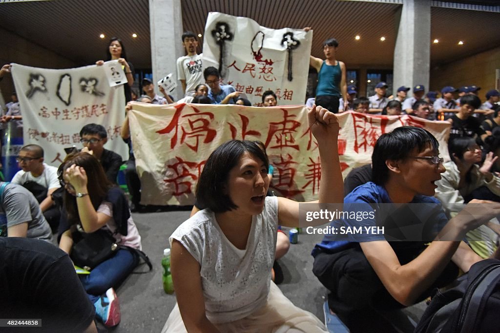 TAIWAN-CHINA-EDUCATION-PROTEST-SUICIDE