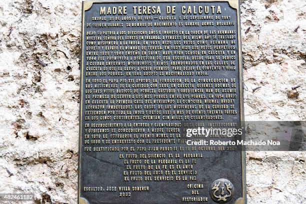 Bronze plaque for the statue of Madre Teresa de Calcuta. The plaque is set into white granite and contains information about Mother Teresa and the...