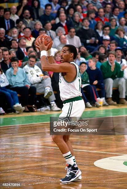 783 Dennis Johnson Celtics Photos & High Res Pictures - Getty Images