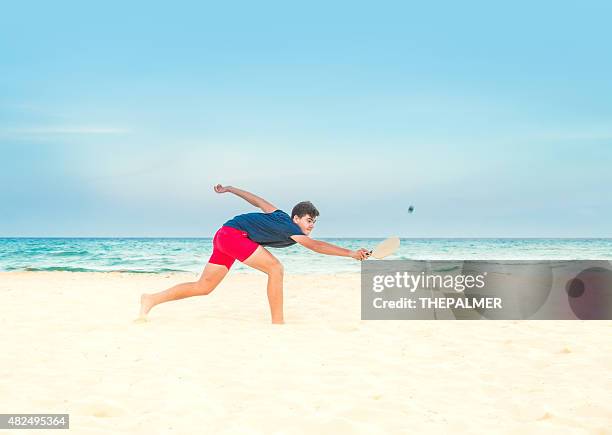 paddle ball - table tennis paddle stockfoto's en -beelden