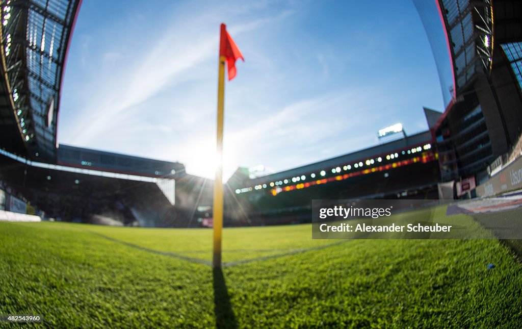 1. FC Kaiserslautern v Eintracht Braunschweig - 2. Bundesliga