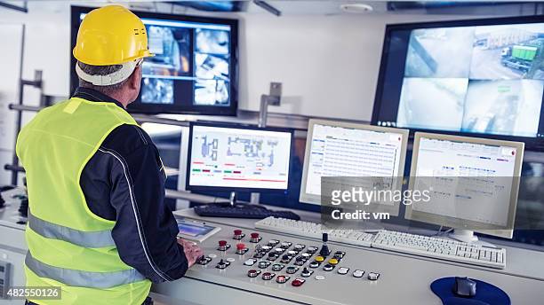 technician in control room - image manipulation bildbanksfoton och bilder