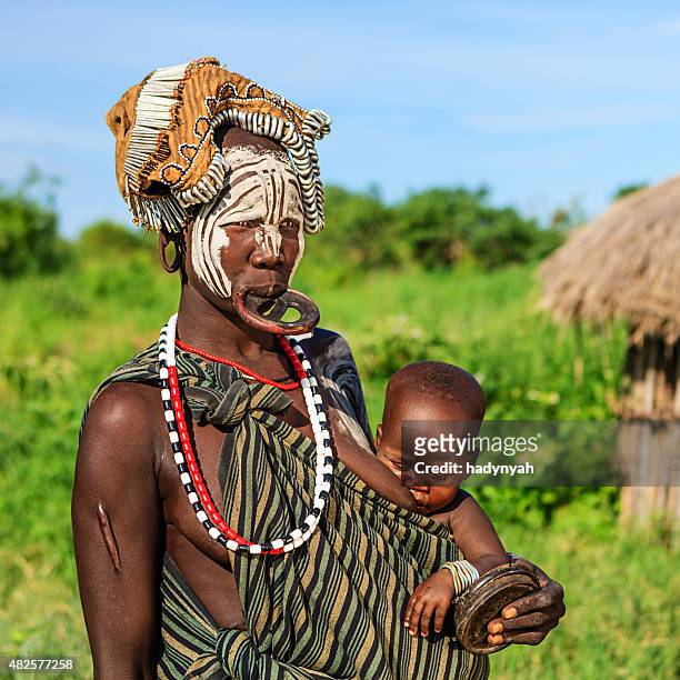 ポートレートマーシ族の女性は、エチオピア、アフリカ - mursi tribe ストックフォトと画像