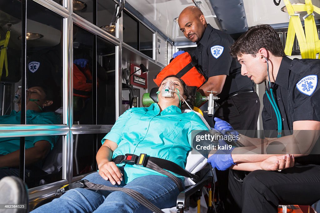 Sanitäter damit ein patient