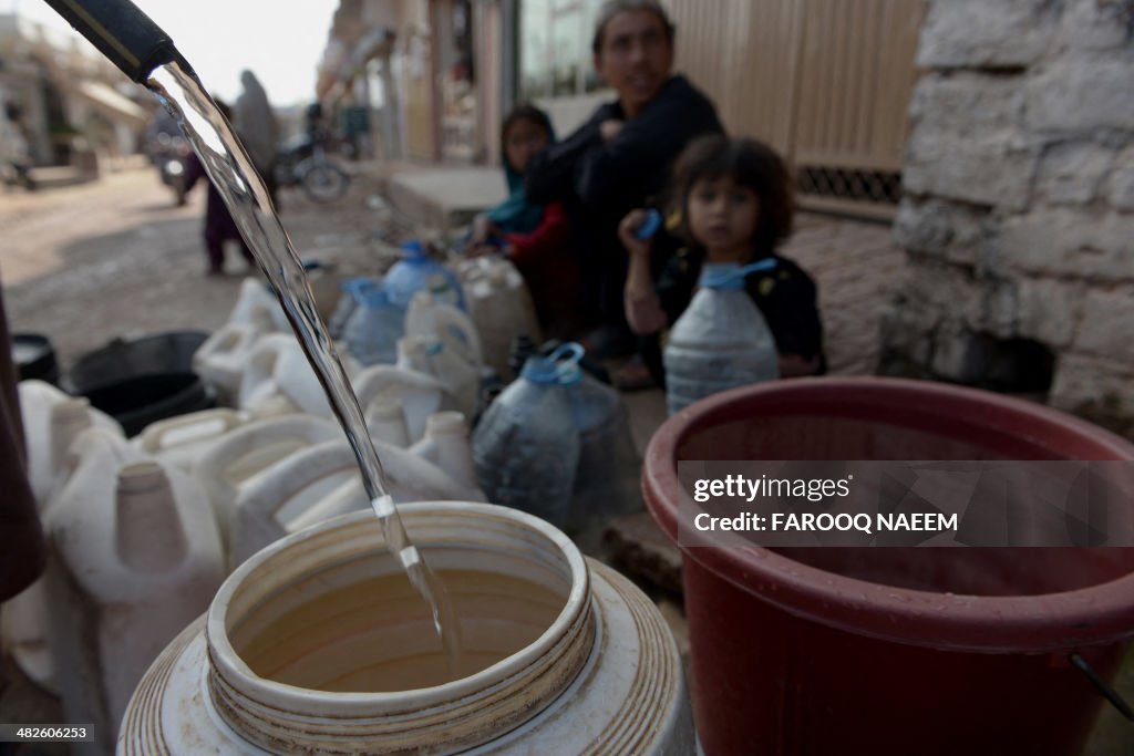 PAKISTAN-THEME-WATER