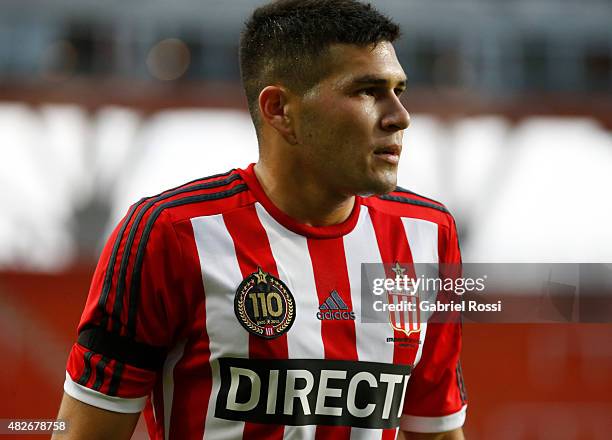 David Barbona of Estudiantes looks on during a match between Estudiantes and Nueva Chicago as part of 19th round of Torneo Primera Division 2015 at...