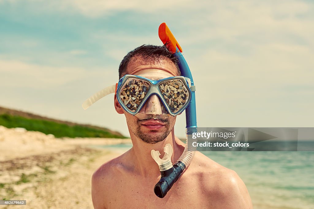 Sandy swimming goggles