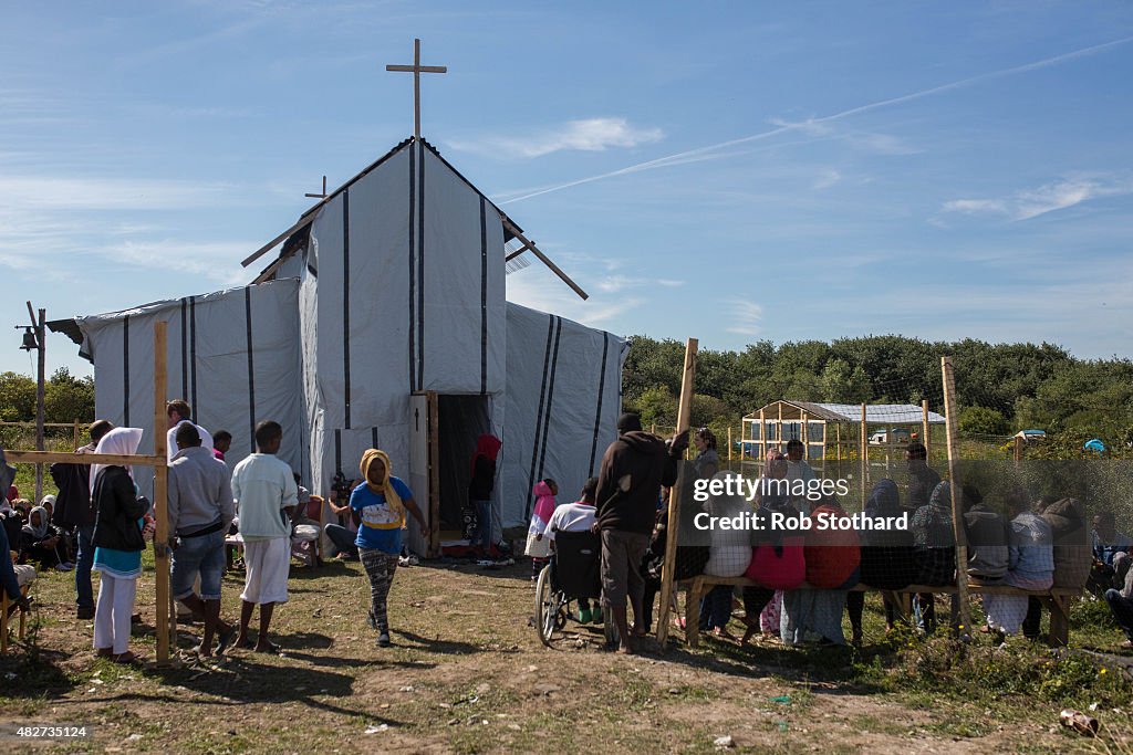 Calais Migrants Attempt To Find A Way To Reach The UK