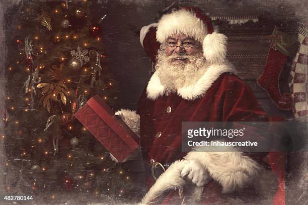 real authentic christmas photo of santa claus - st nicholas 個照片及圖片檔