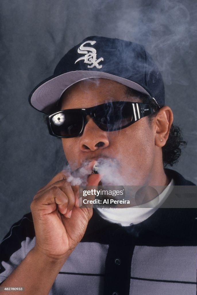 Ezy Rapper Rapper Eazy-E poses for a portrait in 1993 in New York, New York ...