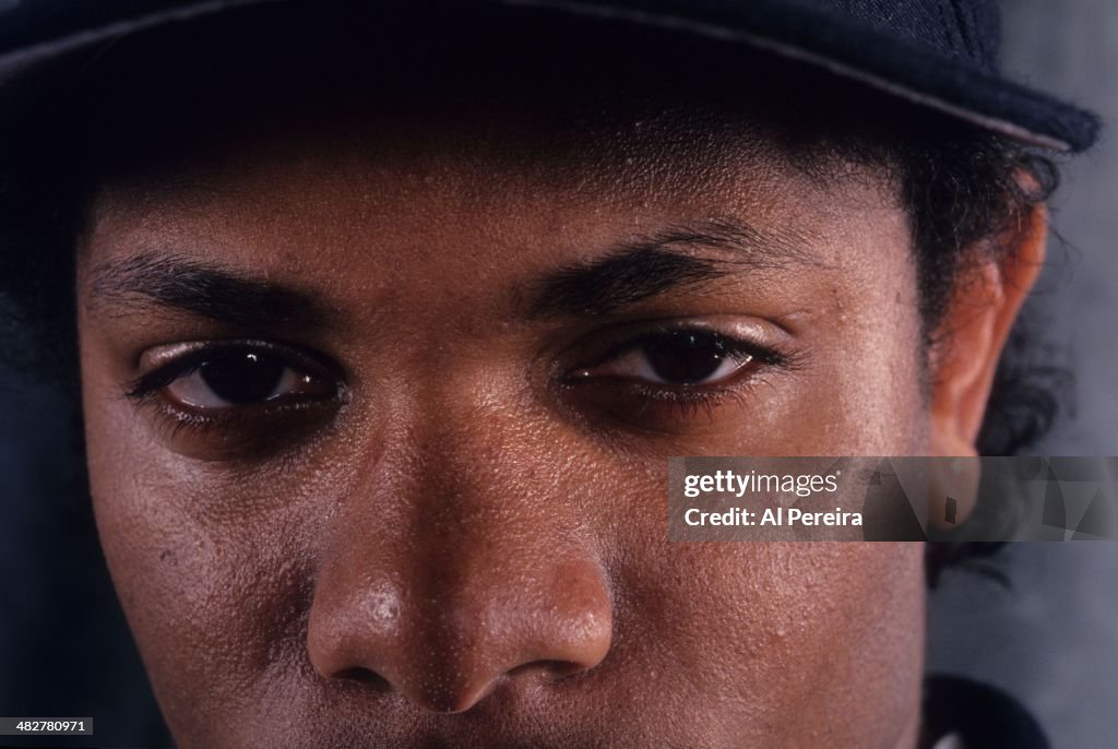 Ezy Rapper Rapper Eazy-E poses for a portrait in 1993 in New York, New York. News ...