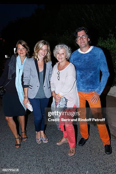 Journalist Wendy Bouchard with her Parents Dorothy and Gilles and her sister Jenna attend the 'Madame Foresti' show of Humorist Florence Foresti...