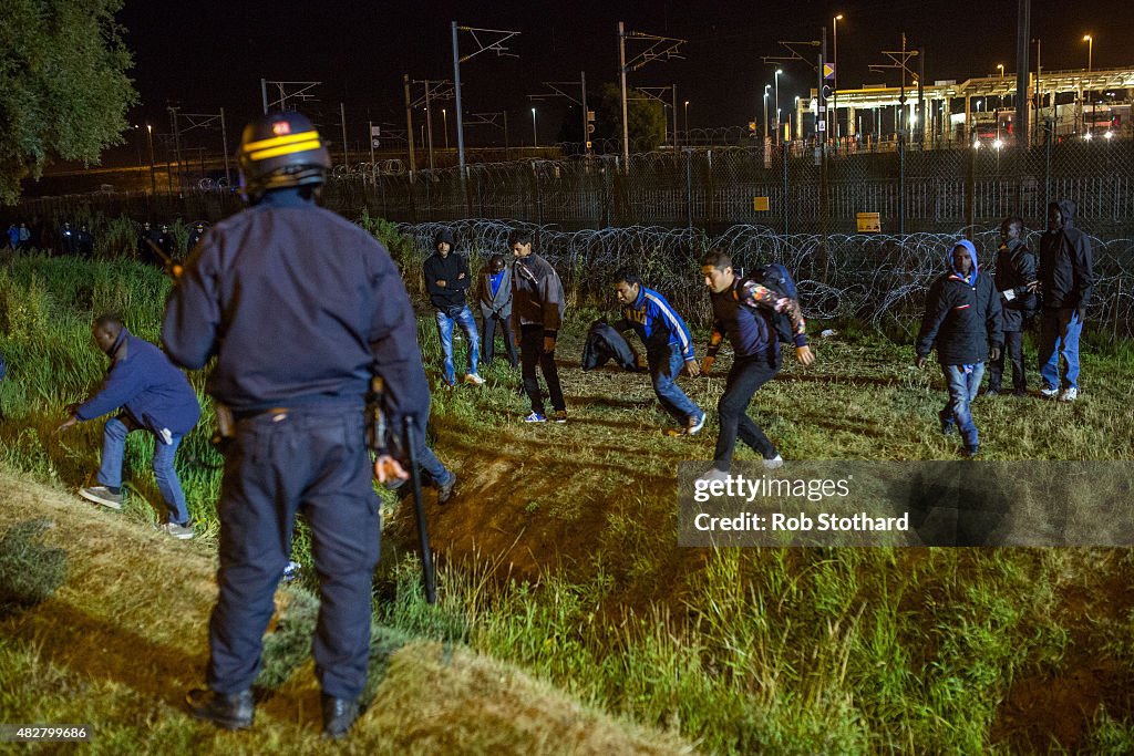 Calais Migrants Attempt To Find A Way To Reach The UK