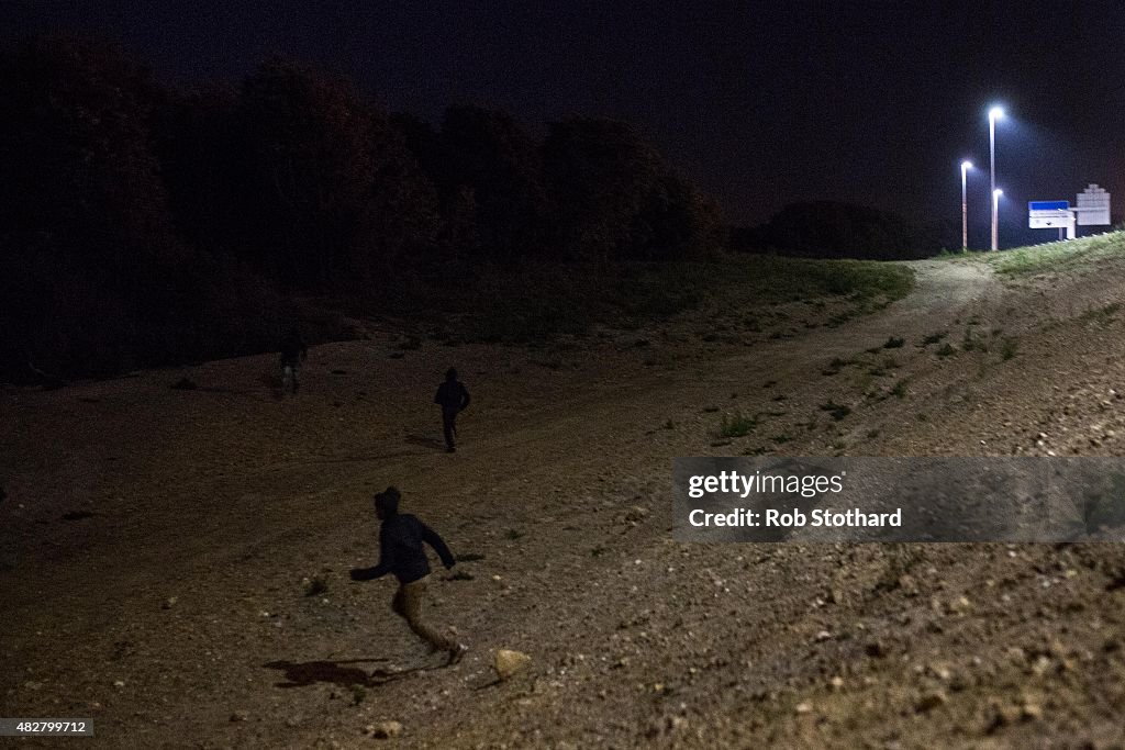 Calais Migrants Attempt To Find A Way To Reach The UK