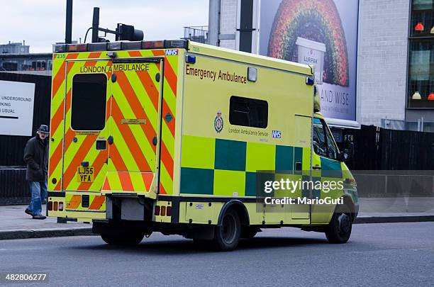 british ambulance. - urgent engels woord stockfoto's en -beelden