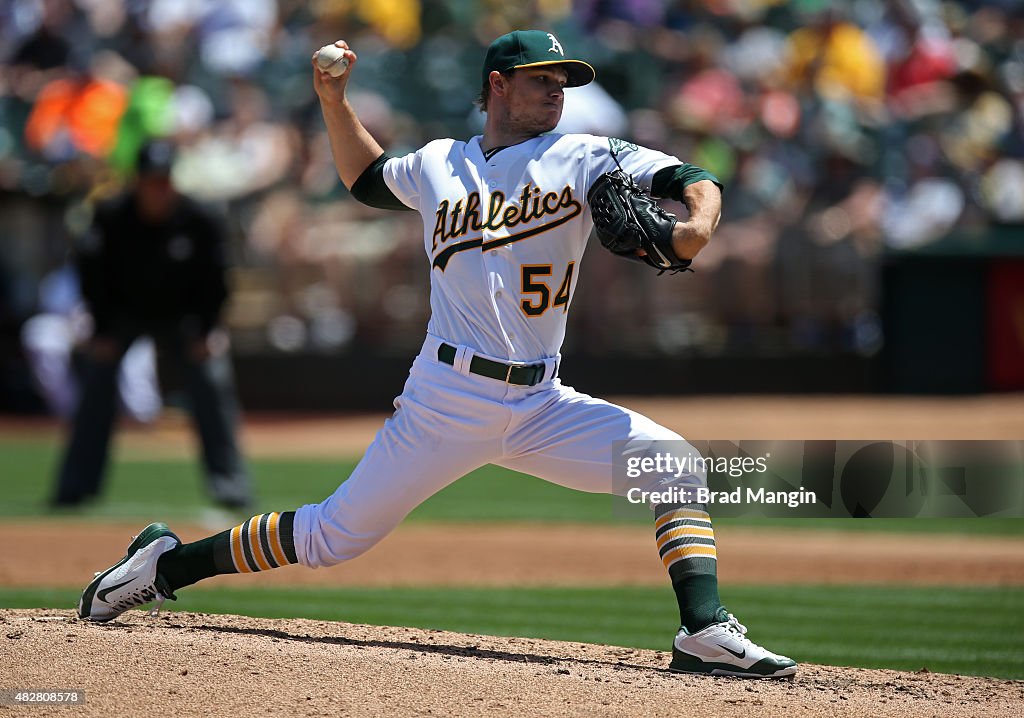 Cleveland Indians v Oakland Athletics