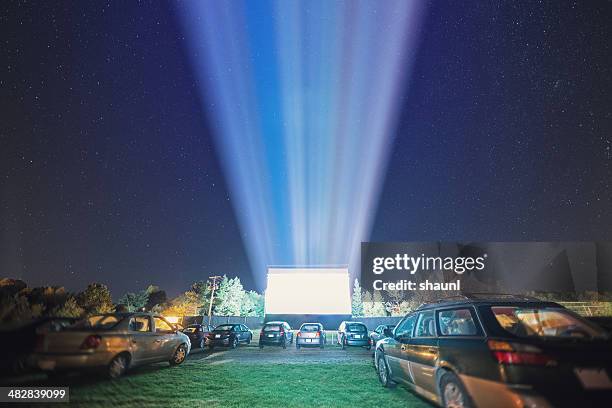 der drive in - open air kino stock-fotos und bilder