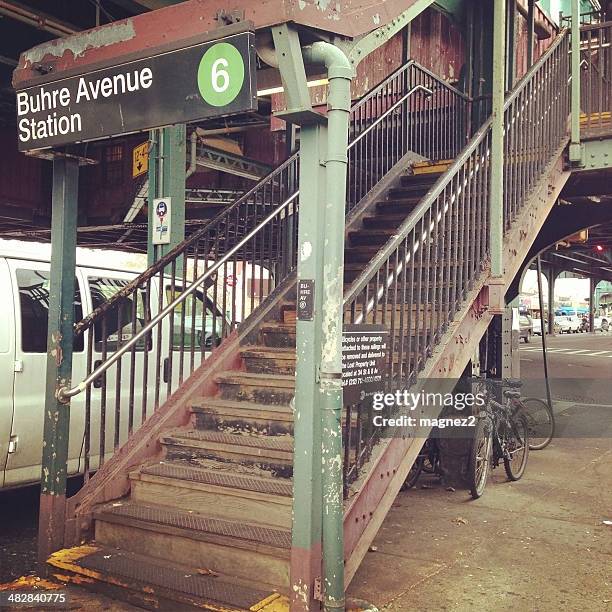 subway station, the bronx new york - the bronx stockfoto's en -beelden