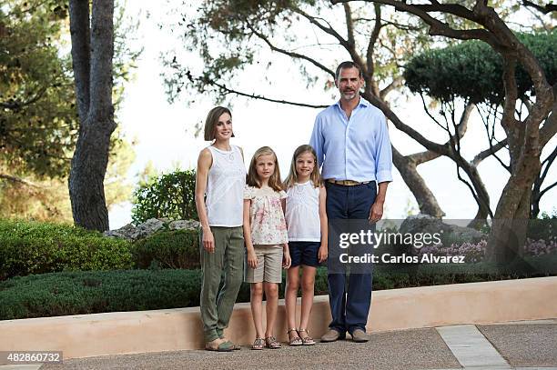 King Felipe VI of Spain, Queen Letizia of Spain and their daugthers Princess Leonor of Spain and Princess Sofia of Spain pose for the photographers...