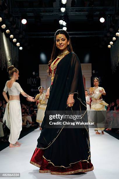 571 Juhi Chawla Photos and Premium High Res Pictures - Getty Images 571 Juhi Chawla Photos and Premium High Res Pictures - Getty Images