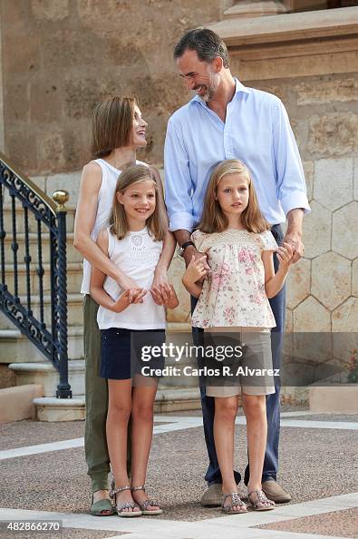 Spanish Royals Pose at Marivent Palace Spanish Royals Pose at Marivent Palace