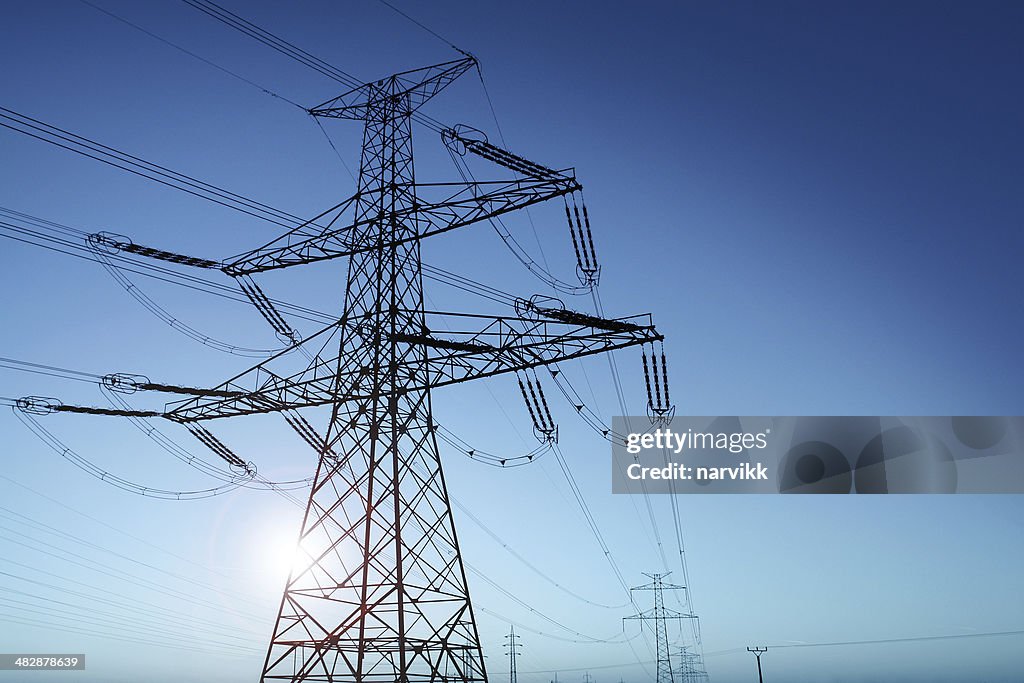 Power Lines und Rising Sun