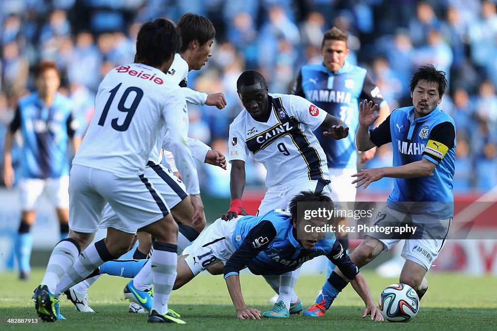 Jubilo Iwata v Thespa Kusatsu Gunma - J.League 2 2014